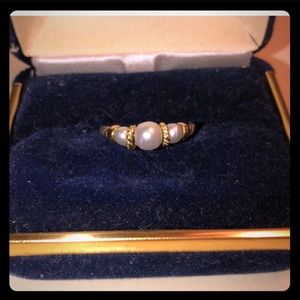 David Yurman (Authentic) 3 pearl ring